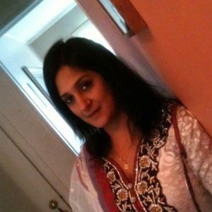 Meet your Posher, Ayesha